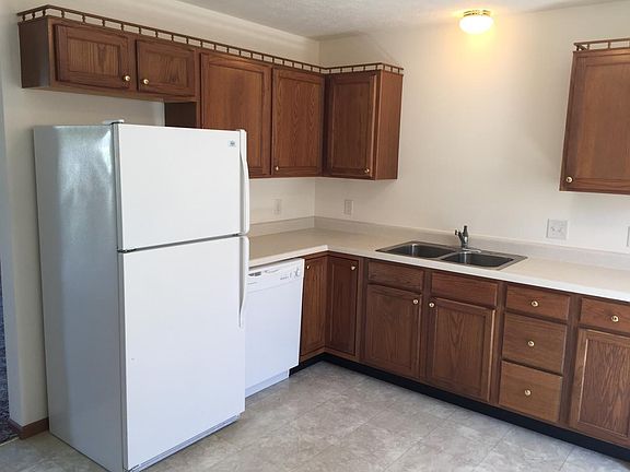 3rd image of 301 W 1st St