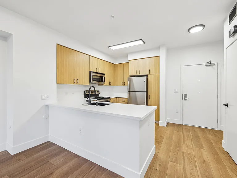 Cirrus Redwood City — Photo 40