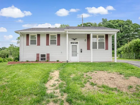 6 Marian Ct, Belleville, IL 62226