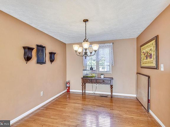 5th image of 12812 Awbrey Ct