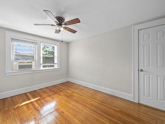 5th image of 30 Sargeant Ave #2