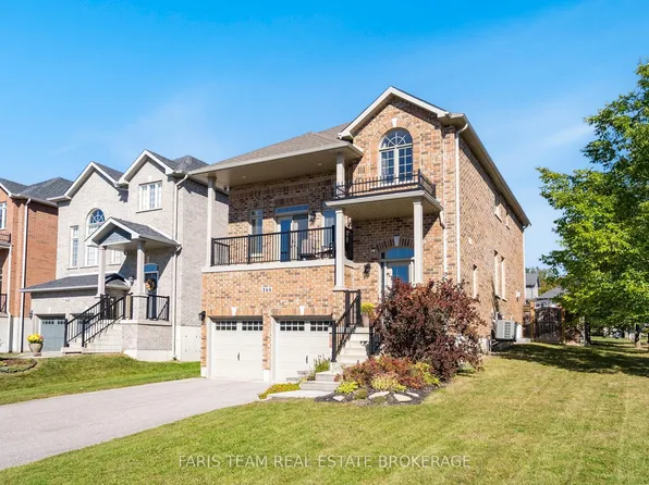 144 Jewel House Ln, Barrie, ON L4N 6E1