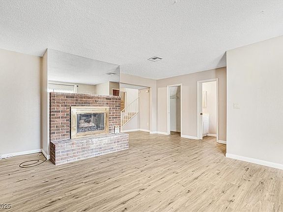 4th image of 2647 Jacyra Ave