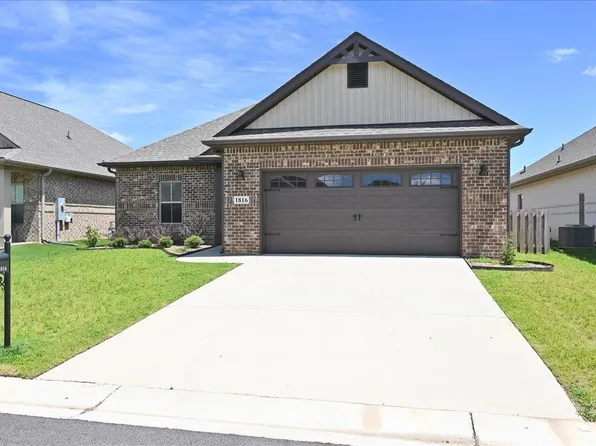 1816 Shadowbrook Ln, Cullman, AL 35055
