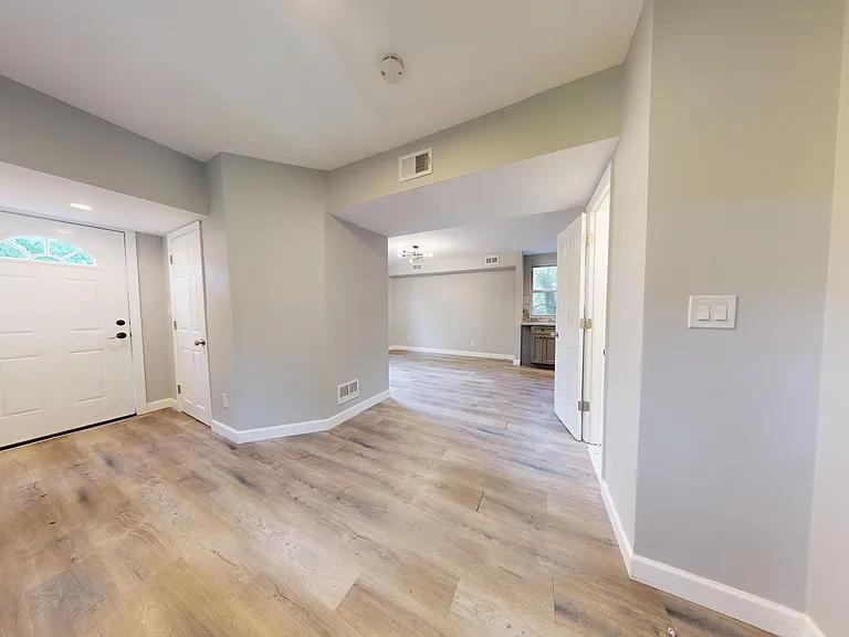 132 Goodall St #R — Photo 6