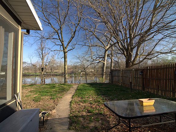 3rd image of 603 Lakeside Dr