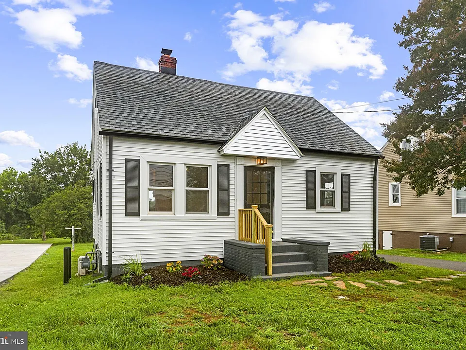 1818 Orange Rd