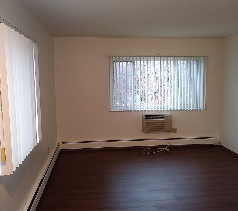 Heritage House Apartments 150 E Dekora St Saukville WI Zillow