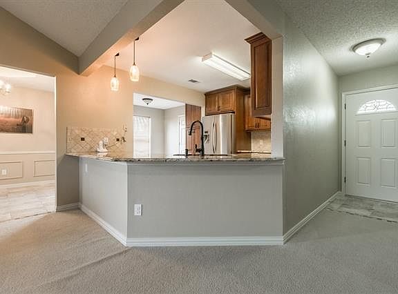 3rd image of 7104 Royal Oak Dr