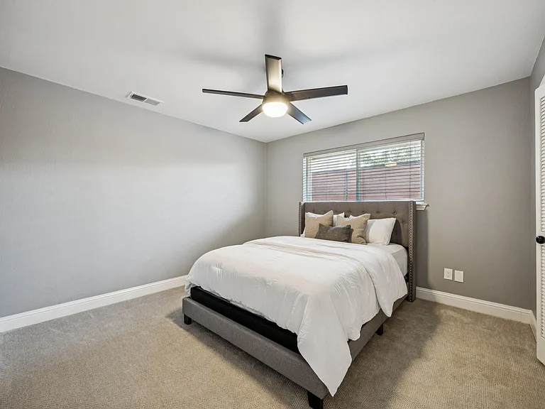 2833 Meadowbrook Dr — Photo 23