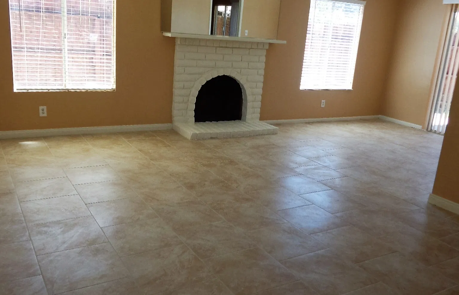 2 bed, 1152 sqft, $1,295 — Photo 3