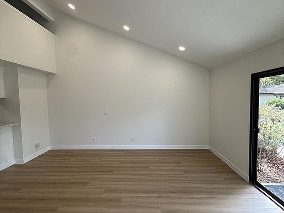 4th image of 65 Grandview St Unit B