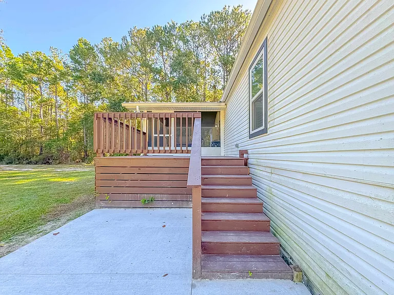 16957 Lake Christiana Ct — Photo 39