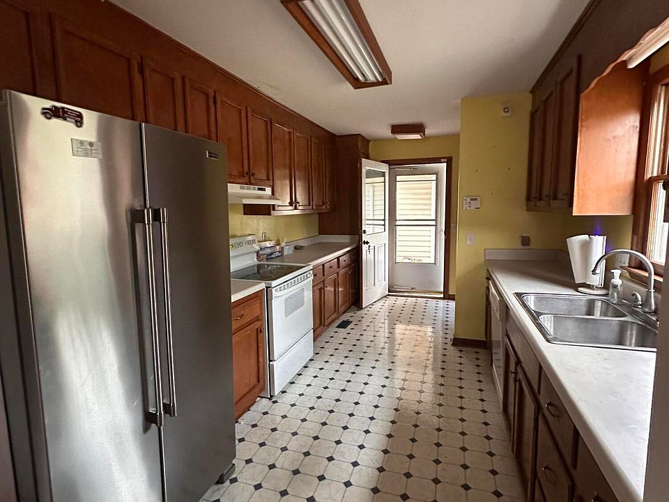 2nd image of 509 Homestead Ln