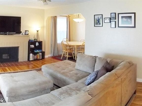 3rd image of 415 E Garland Ave