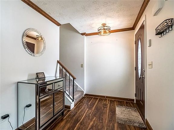 2nd image of 4443 Laurel Oak Dr