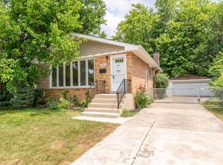 365 Serena Dr, Chicago Heights, IL 60411