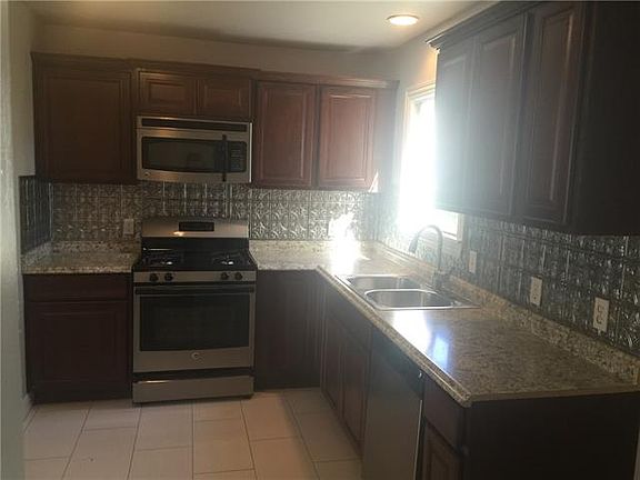 2nd image of 856 Lilac Dr
