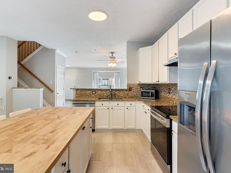 8212 Silverton Ct — Photo 12