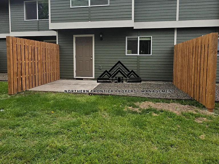 418 SW 4th St — Photo 16