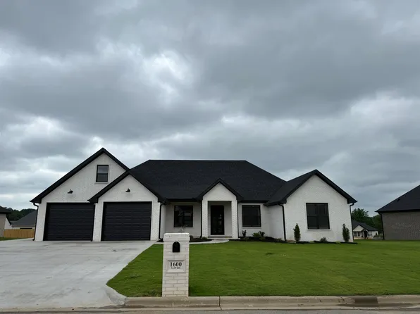 1600 S 29th St, Paragould, AR 72450