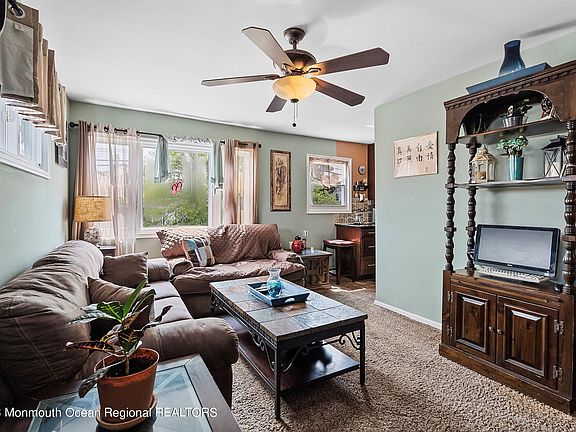 2nd image of 72 Longman Street