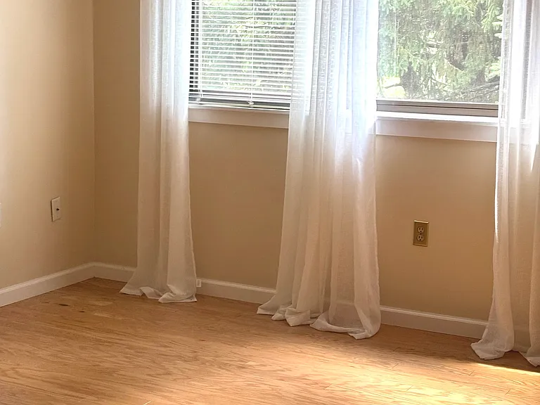 19 Greenbriar Dr — Photo 17