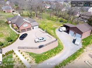 1012 Carriage Hill Dr, Hendersonville, TN 37075