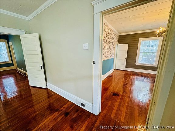 4th image of 806 Caldwell St