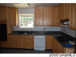 4th image of 615 Magnolia Ave