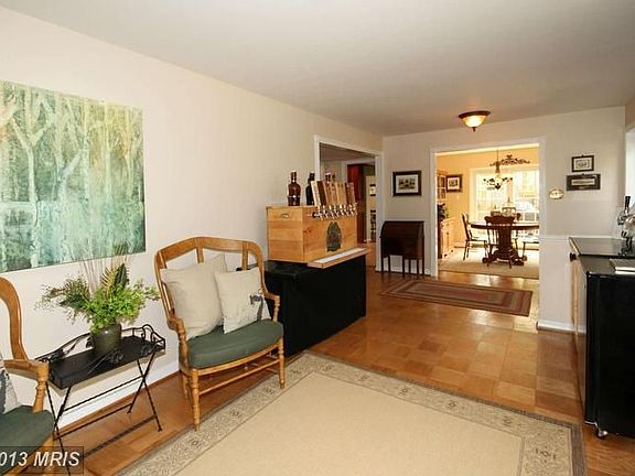 4th image of 5089 Coleridge Dr