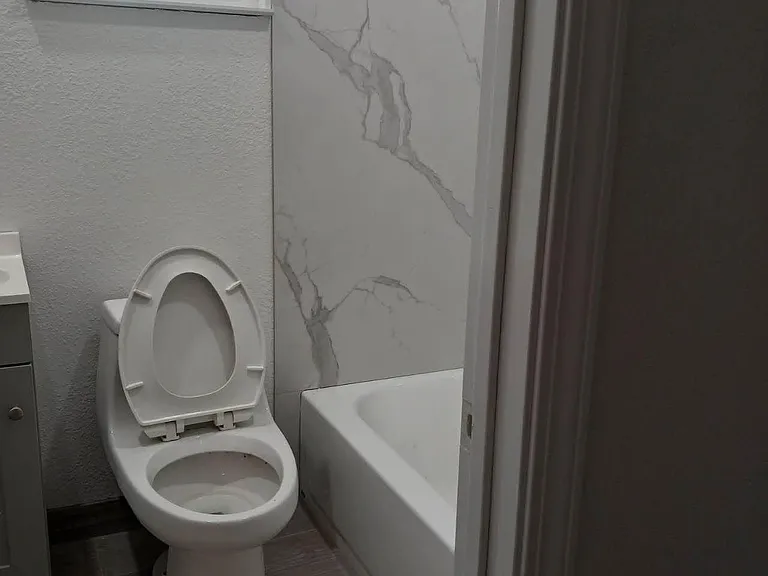 322 E Pearl Ave — Photo 2