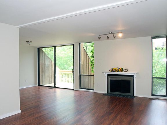 4th image of 4950 Wintersong Ln