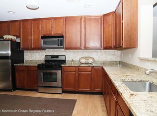 21 Saint Paul Ct, Tinton Falls, NJ 07712