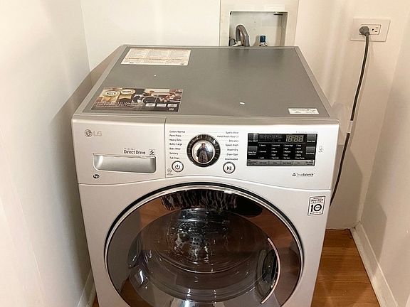 5th image of 410 W 36th St #4AA