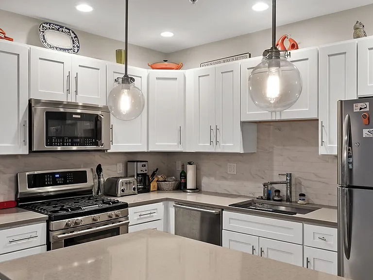 1 Saint Clare Rd #4 — Photo 3