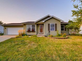 307 Turtle Dove Ln NE, Mount Vernon, IA 52314