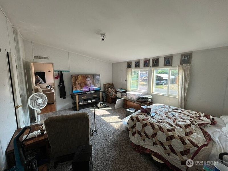 4th image of 24919 Hoehn Road