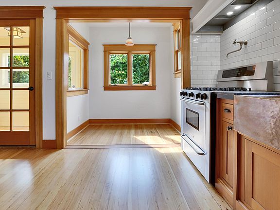 Breakfast Nook off kitchen