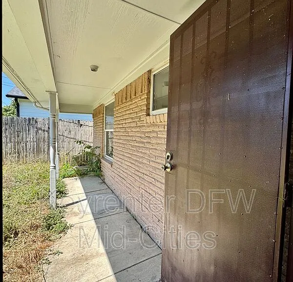 2801 Clearbrook Dr — Photo 23