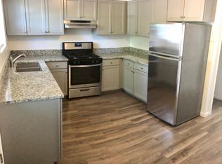 26346 N Diamond Lake Rd, Mundelein, IL 60060