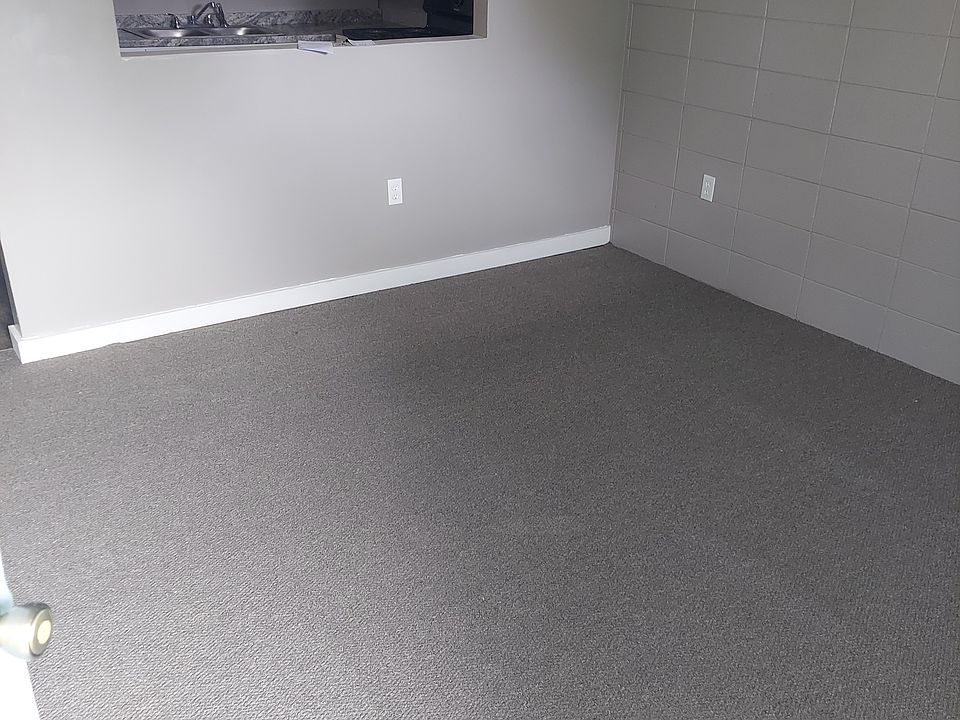 2nd image of 1576 W Capitol St #120