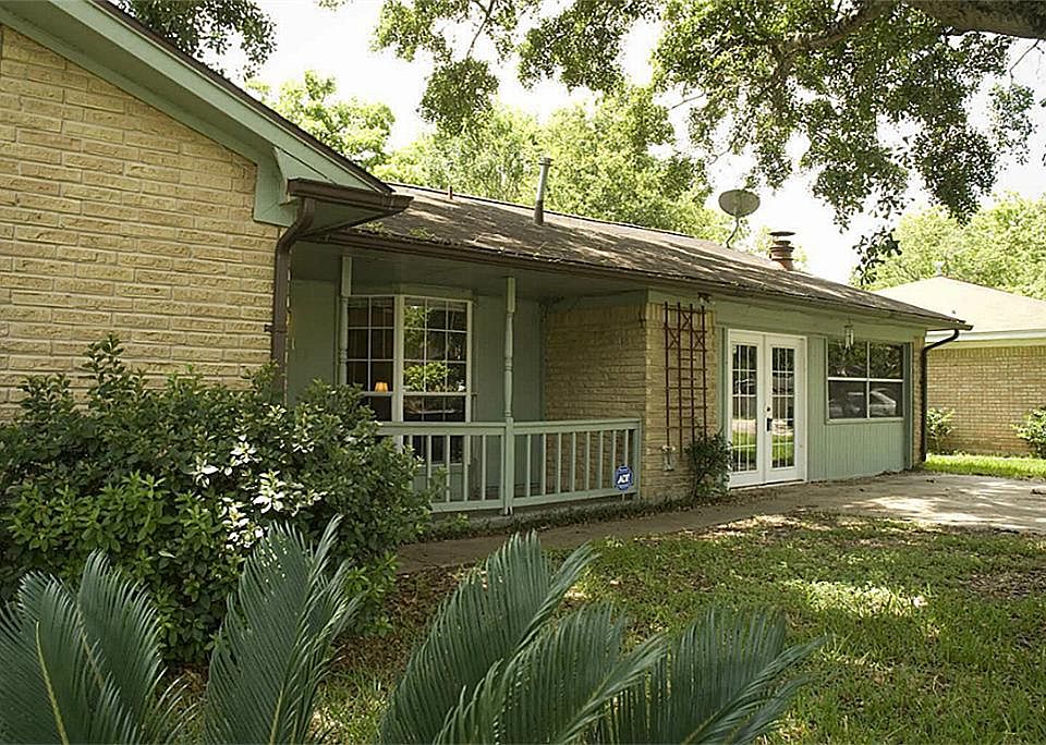 A lovely home to make your own!
