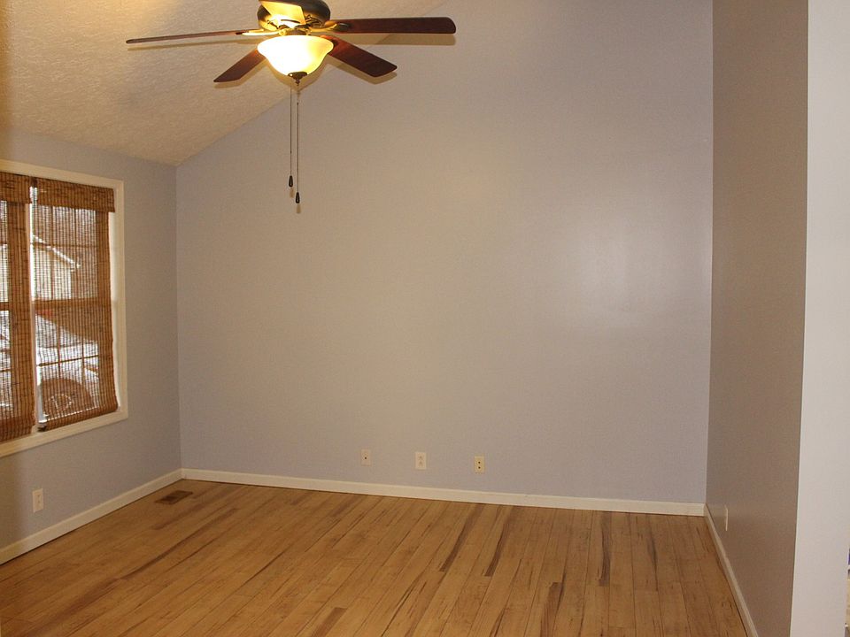 2nd image of 434 Woodale Dr