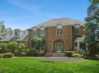 41 Silver Spring Ct, East Hanover, NJ 07936