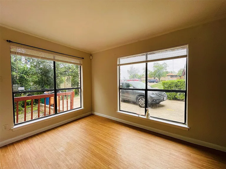 7402 Geneva Dr #B — Photo 4