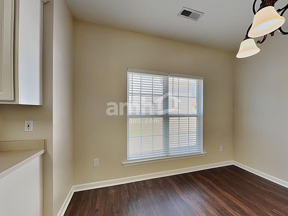 5th image of 808 Bindon Ln
