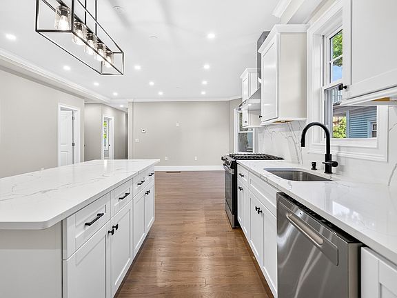 2nd image of 152 Washington St #1