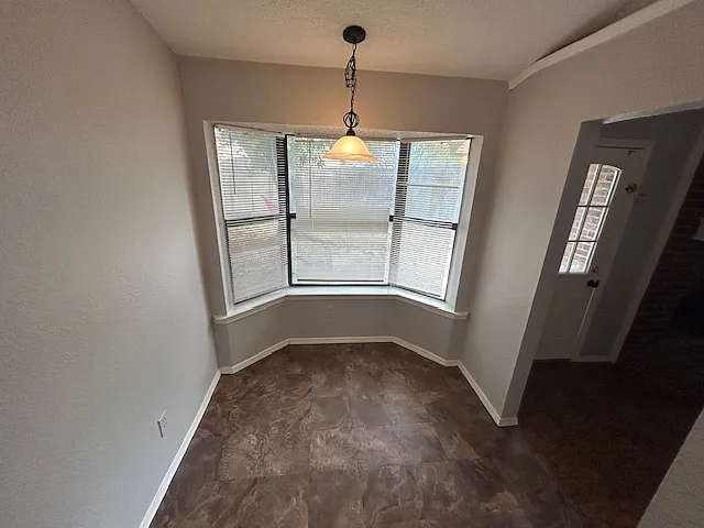 3 bed, 1392 sqft, $1,895 — Photo 2