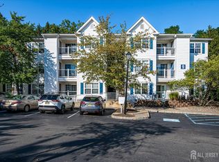 936 Waterford Dr, Edison, NJ 08817